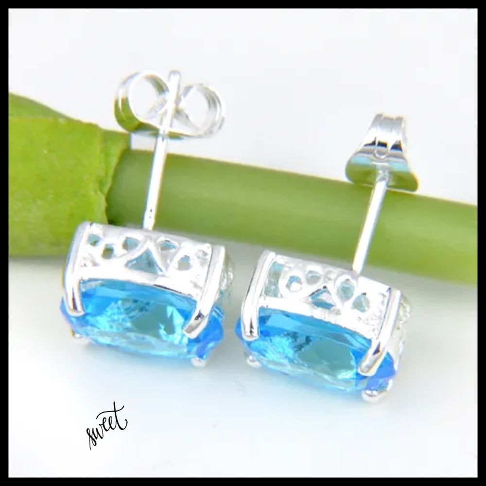 Luxurious 2ct Blue Topaz 925 Sterling Silver Oval Stud Handmade Earrings - Picture 3 of 10